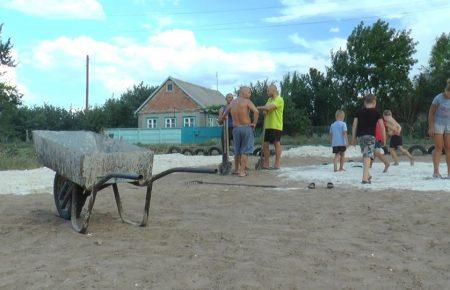 В Костянтинівці ветерани АТО купили землю і облаштовують там дитячий майданчик (ФОТО)