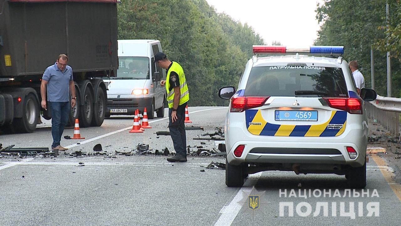 Під Вінницею сталося ДТП: один загиблий, семеро травмувалися (ФОТО, ВІДЕО)