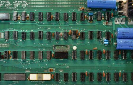Перший комп'ютер Apple у робочому стані продали на аукціоні за 375 тисяч доларів