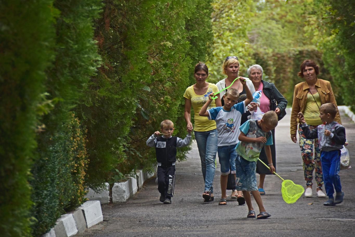 «Густий туман із боку заводу. І неприємний запах» — жителька села біля «Кримського Титану»