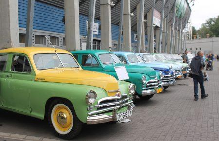 У Запоріжжі розпочався дводенний фестиваль ретро-автомобілів (ФОТО)
