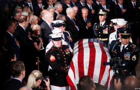 Церемонію прощання Джон Маккейн особисто планував протягом останніх 8 місяців свого життя, - журналістка