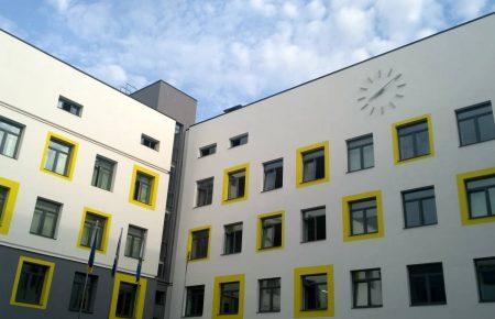 У Києві відкрили школу, побудовану за принципом «розумного будинку»