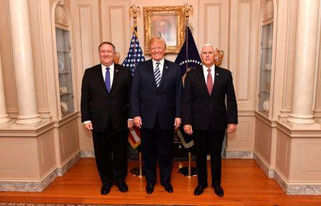 Пенс та Помпео заперечують авторство колонки у NYT