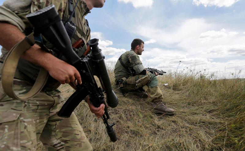 Доба на Донбасі: загинув військовий, ще двоє дістали поранення