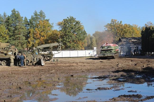 На арсеналі поблизу Ічні спостерігаються поодинокі вибухи — Міноборони