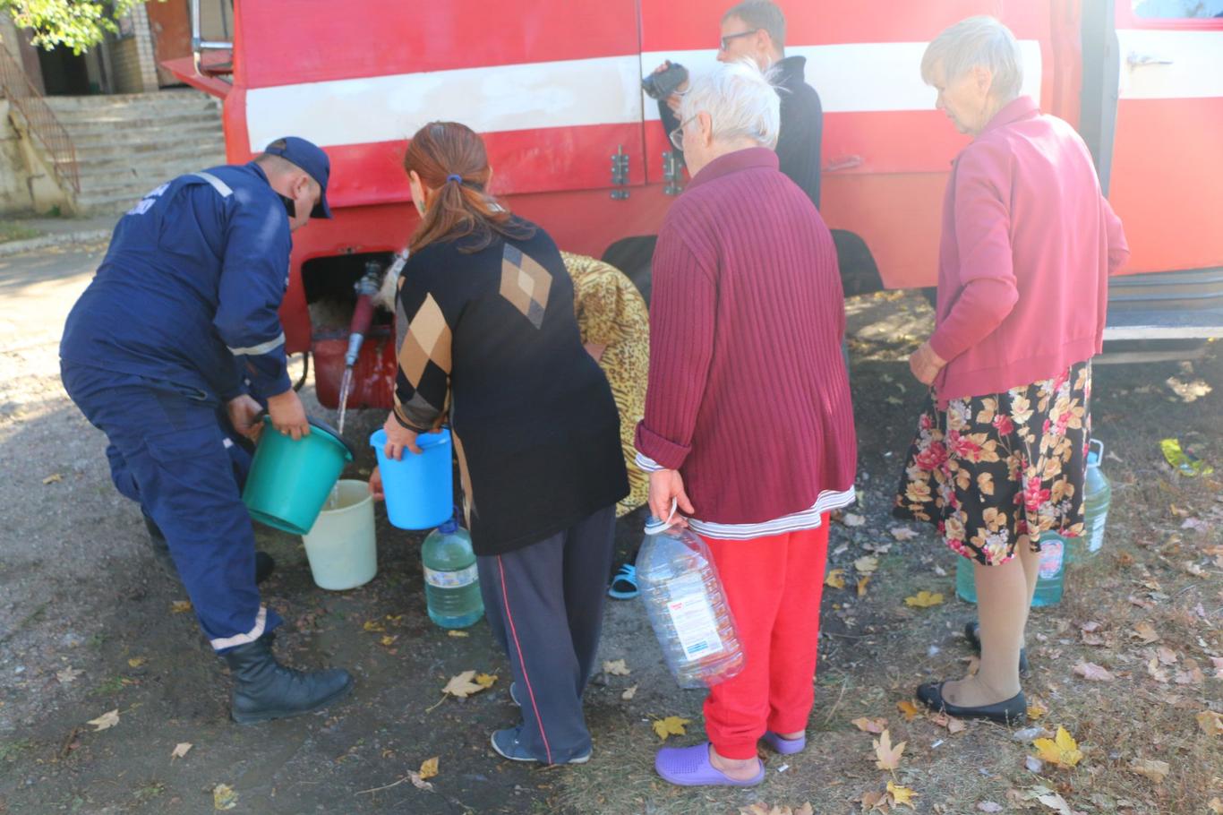 У Торецьк не підвозять достатньо питної води — волонтер