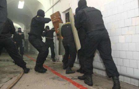 Бунт у Лук'янівському СІЗО: прокуратура повідомила про завершення розслідування