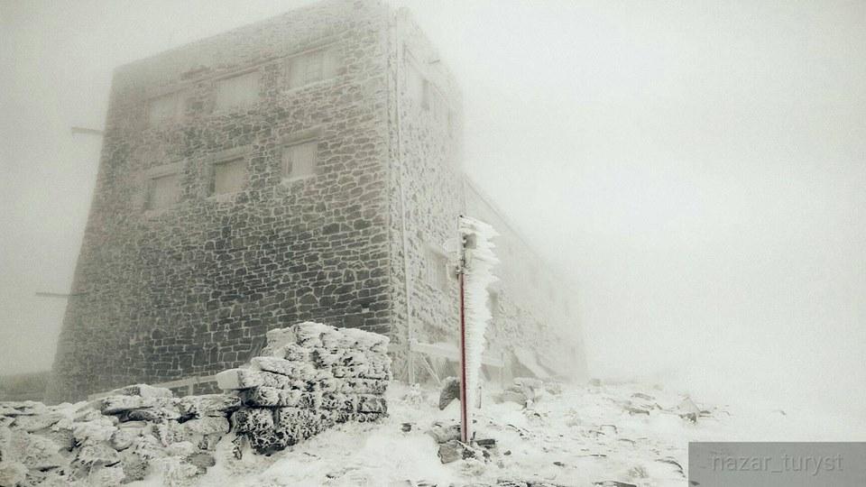 Карпати засніжило: температура на вершинах знизилася до -3