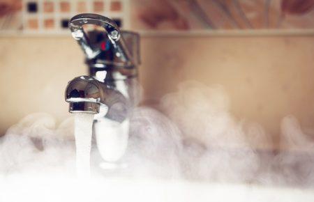 Гаряча вода  у Києві почне з’являтися з 15 жовтня — КМДА