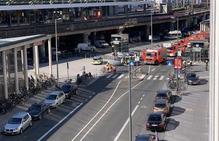 На вокзалі в Кельні людей взяли у заручники (ФОТО)