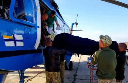 До Одеського військового шпиталю евакуювали бійця. Він у комі — волонтер