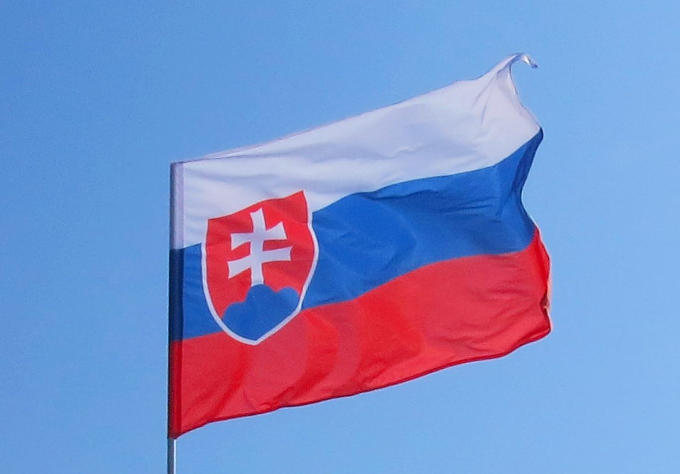 Парламент Словаччини затвердив уряд Фіцо і підтримав план зупинки військової допомоги Україні