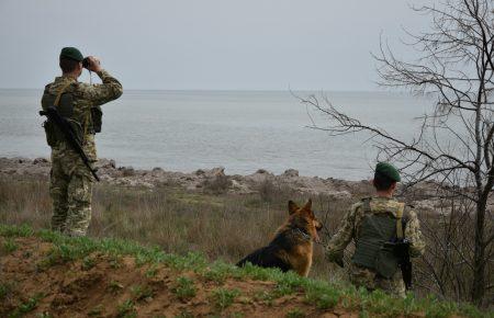 Українські прикордонники посилили заходи безпеки на адмінменжі з Кримом