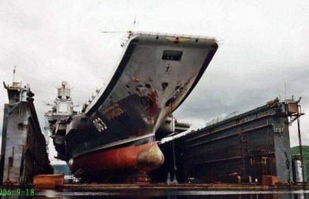 Під час аварії на авіаносці «Адмірал Кузнєцов» постраждали четверо людей