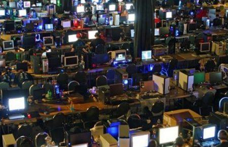 Влада Саудівської Аравії фінансує «фабрику тролів» — NYT