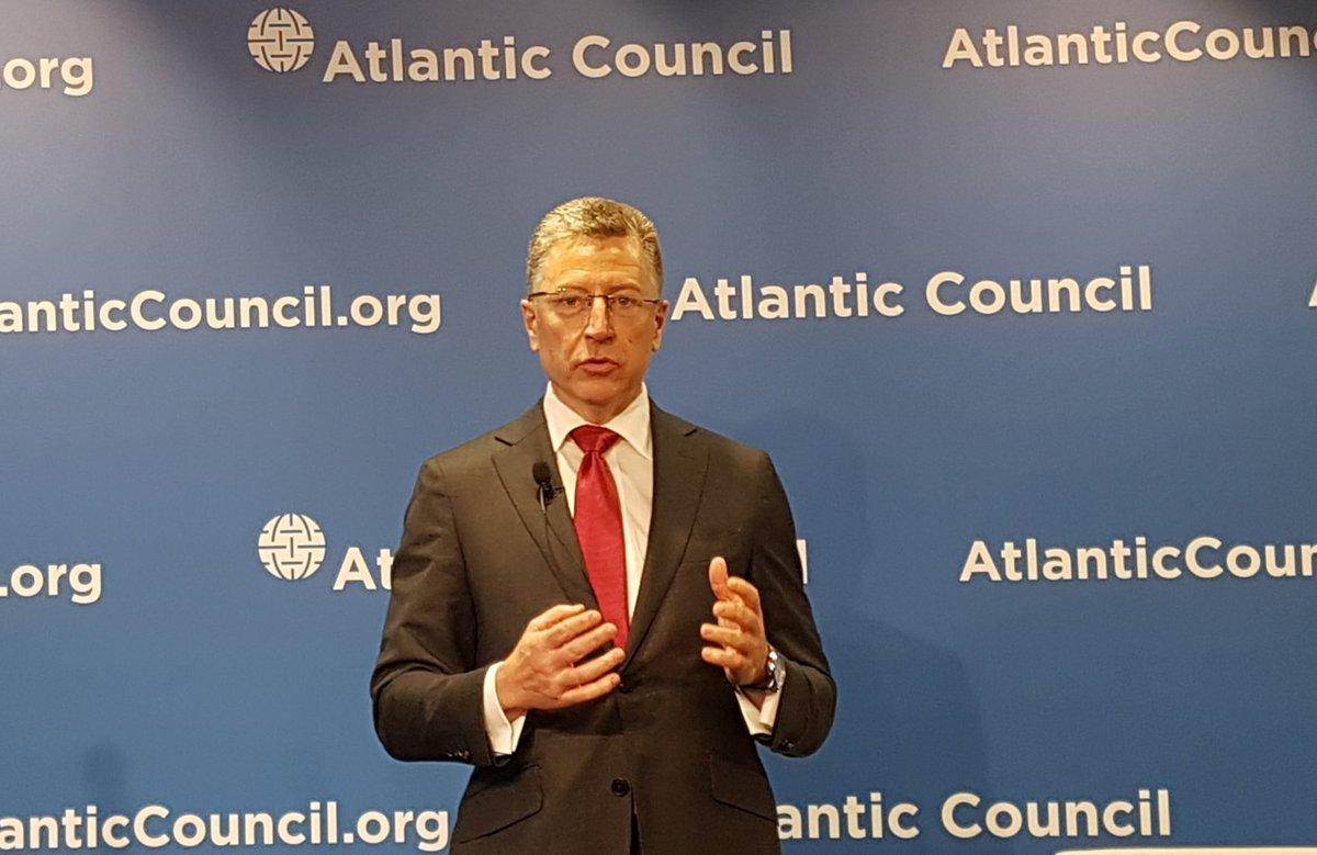 Порошенко нагородив Волкера орденом князя Ярослава Мудрого