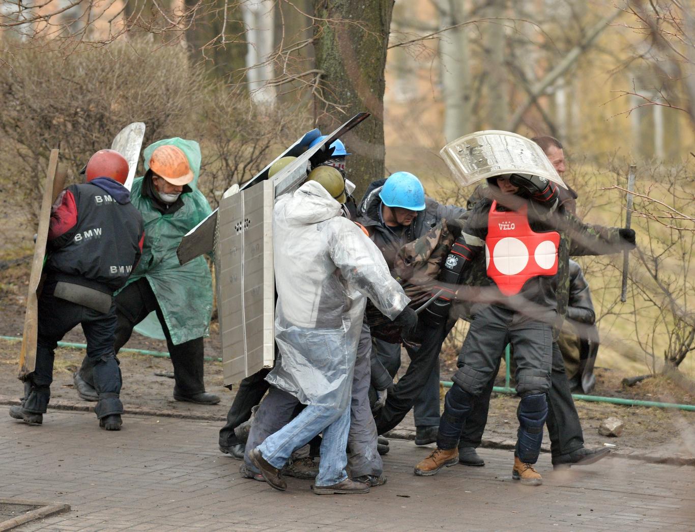 Правоохоронці розслідують майже 5 тисяч злочинів, вчинених під час Майдану — Горбатюк