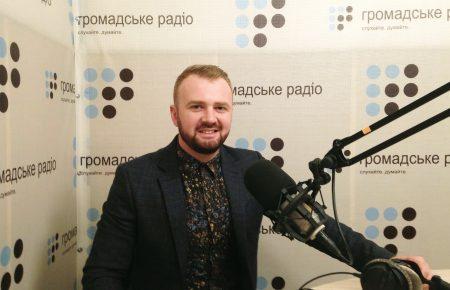 Я рано втратив батьків, тому добре розумію, навіщо займатися благодійністю — співак Роман Скорпіон