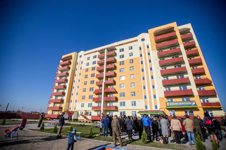 За 4 роки гвардійці отримали близько 1000 квартир — командувач НГУ