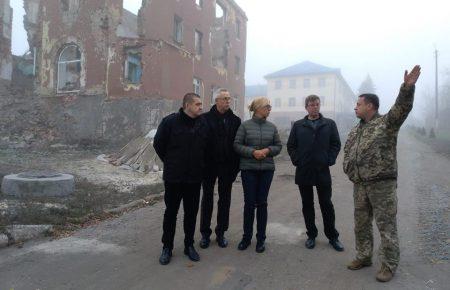 Омбудсман разом з литовською делегацією прямує до КПВВ «Станиця Луганська» (ФОТО)