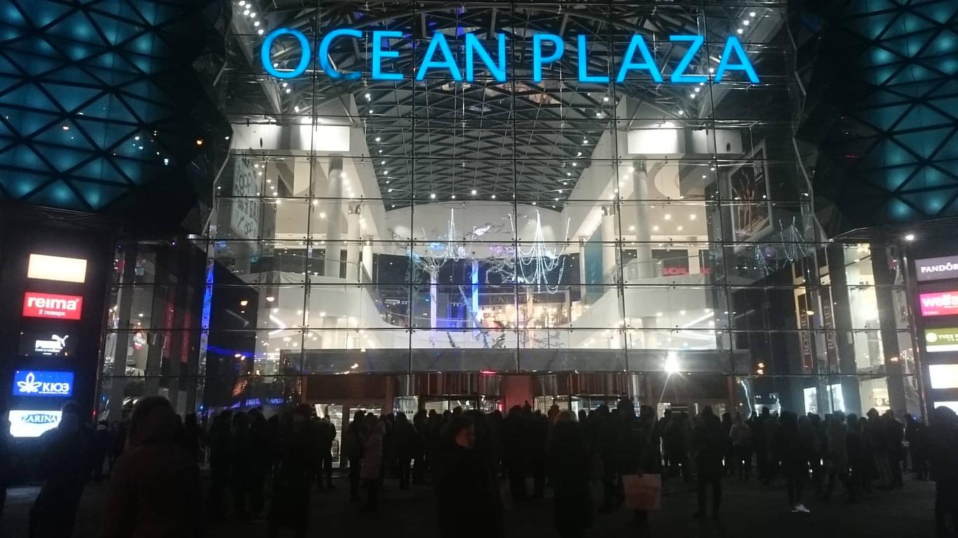 У ТРЦ Ocean Plaza у Києві невідомі кинули димові шашки, спрацювала пожежна сигналізація