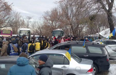 «Аваков, йди!»: Автомайдан виїхав до будинку очільника МВС (ФОТО)