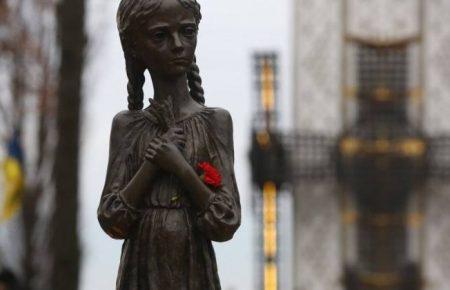 Учасники акції «Сопричастя» постують 33 години та допомагають людям у пам'ять про жертв Голодомору