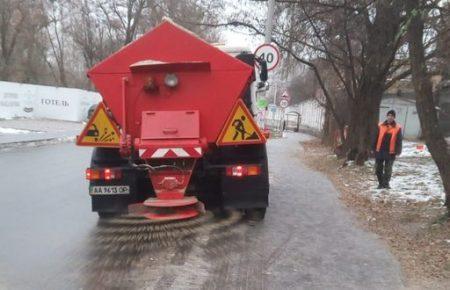 Через ожеледицю на дорогах Києва утворилися численні затори