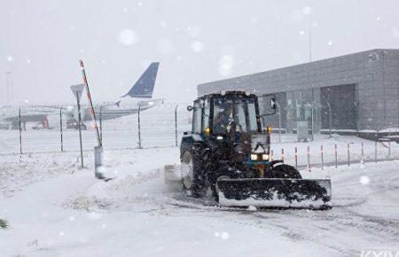 Низка авіарейсів МАУ затримуються або скасовані через негоду