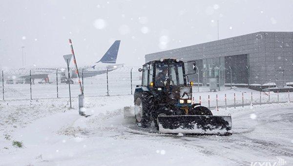 Низка авіарейсів МАУ затримуються або скасовані через негоду