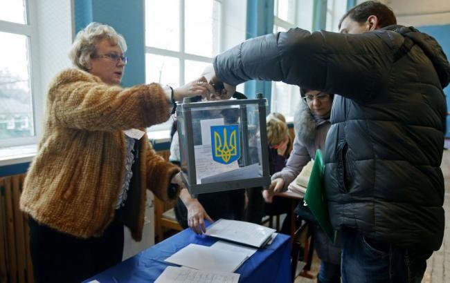 Підробка бюлетенів і голосування без паспорта: на виборах в ОТГ на Черкащині фіксують порушення