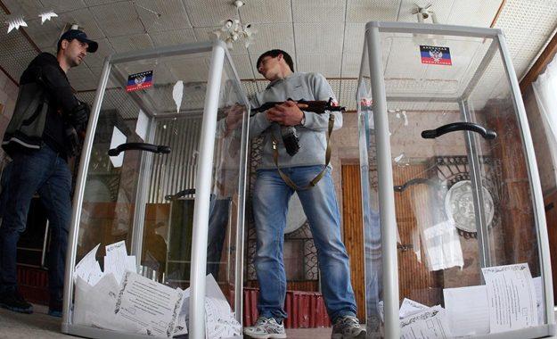 Євросоюз наклав санкції на дев’ятьох людей за ймовірну причетність до «виборів» на Донбасі