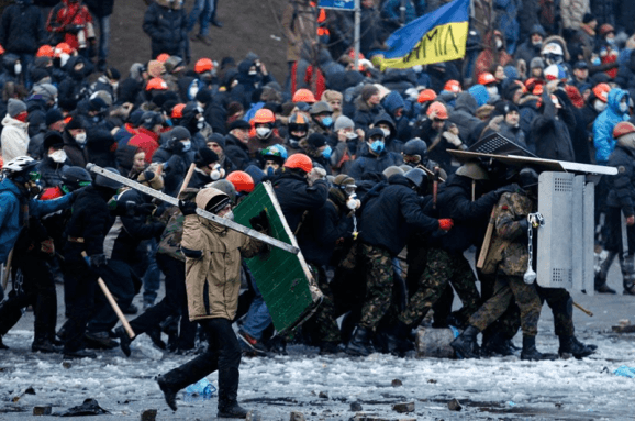 Заява Луценка про передачу справи проти оточення Януковича до суду є передчасною — Горбатюк