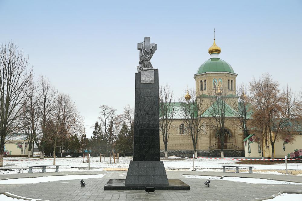 Як співробітництвом громад у Зачепилівці Харківської області облаштували Алею пам’яті