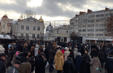 На Волині на зустріч з Порошенком людей звозили автобусами — ОПОРА