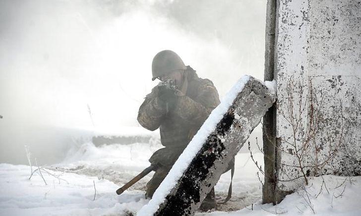 Доба на Донбасі: один український військовий загинув, ще двоє дістали поранення