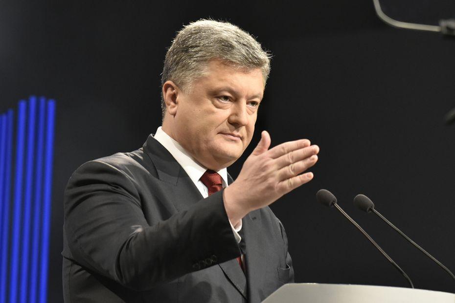 Порошенко свідчить у справі про держзраду президента-втікача Януковича