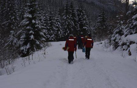 Рятувальнки відшукали туристів, які заблукали поблизу Говерли
