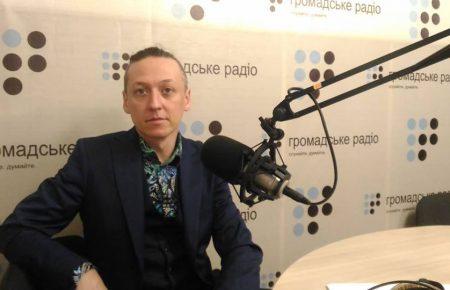 Мене впізнали і сказали: «Ей, цього патлатого давай сюди!» — радник міністра інформполітики про мітинги в Донецьку