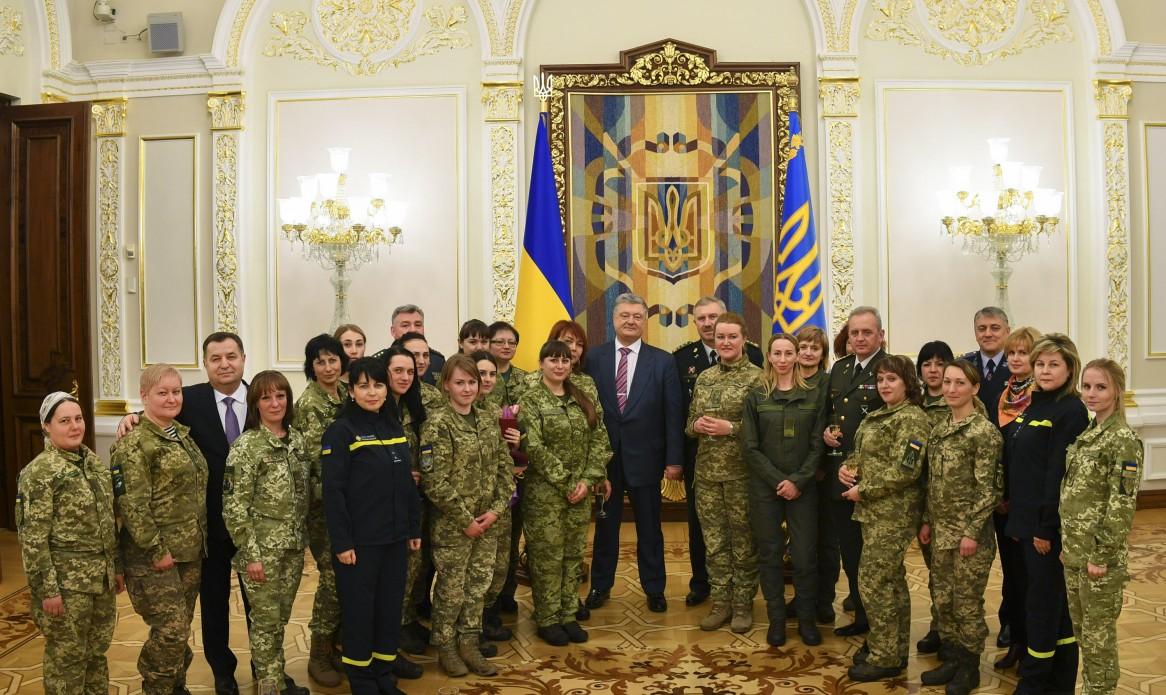 Жінок-військових відзначили високими державними нагородами