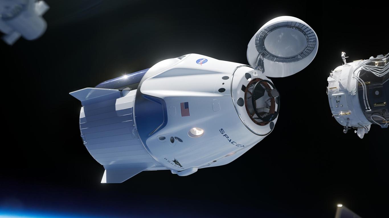 Побудований компанією Ілона Маска космічний корабель Crew Dragon успішно зістикувався з МКС
