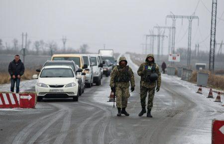 КПВВ: чому уряд так і не розробив новий порядок перетину лінії розмежування?