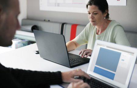 «Еволюція мови» — Франція офіційно визнала фемінітиви у назвах професій