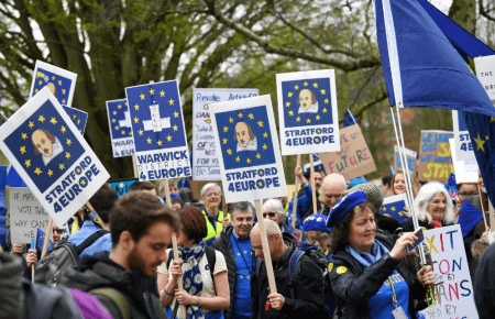 Brexit: у Лондоні тисячі людей вийшли на акцію протесту проти виходу Британії з ЄС