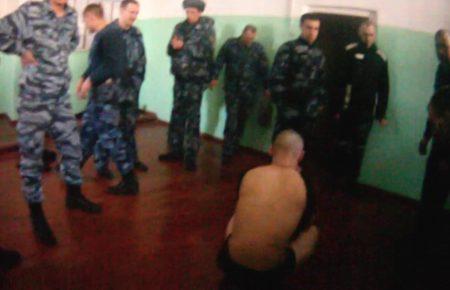 «Новая газета» опублікувала нові докази тортур і знущань у російській колонії (відео)
