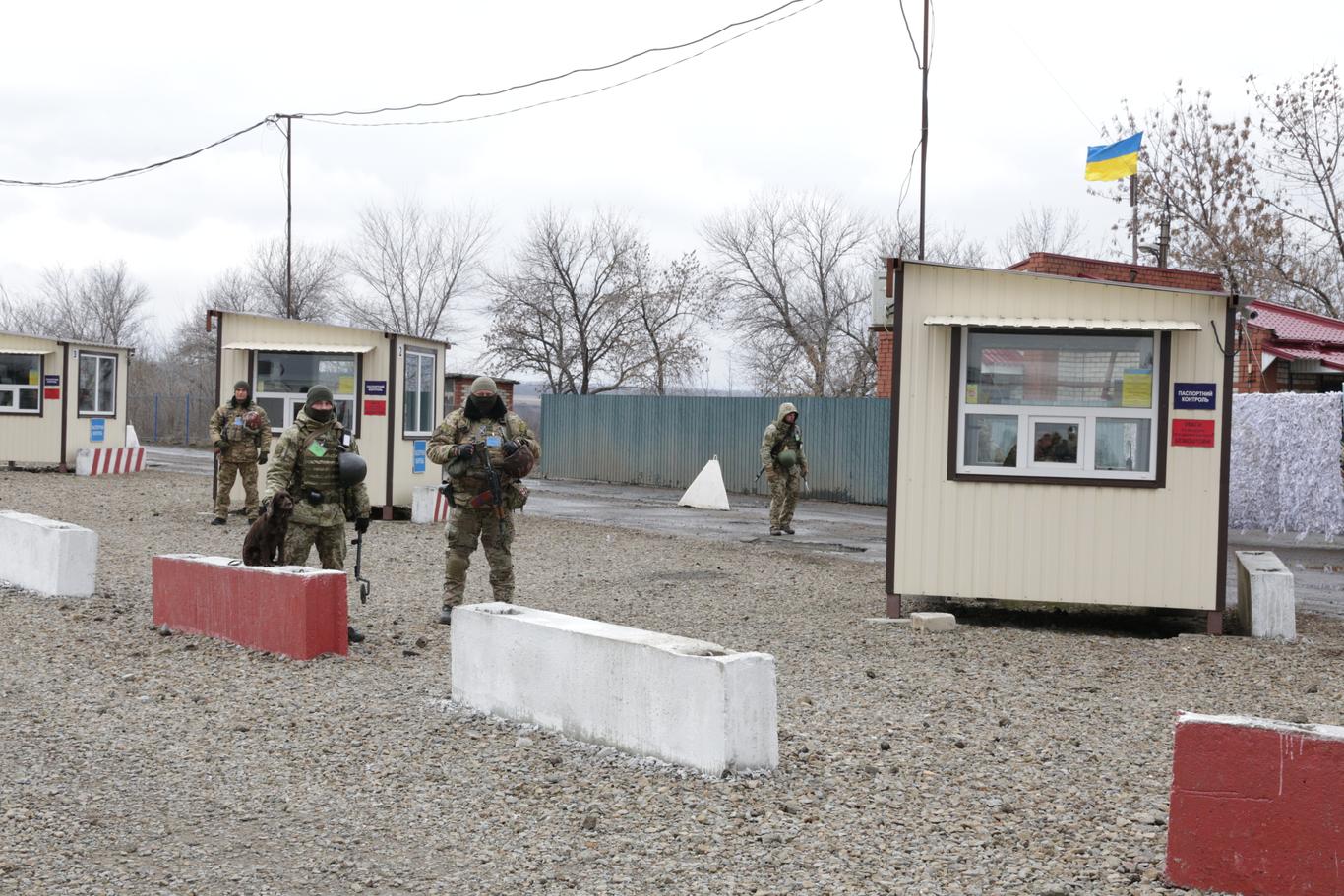 На Луганщині відкрили КПВВ «Золоте»: за зміну його зможуть перетнути понад 1,5 тисячі водіїв