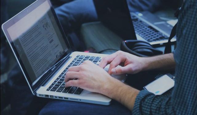 Мова ворожнечі, заклики й негатив: що пишуть у «ВКонтакте» про українські вибори