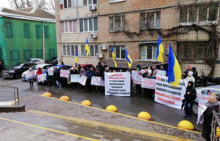 Біля Вищої ради правосуддя протестують проти призначення недоброчесних кандидатів суддями Верховного Суду