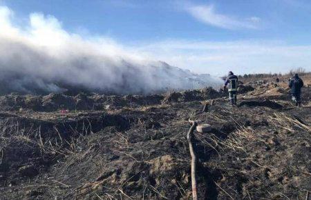 На Львівщині загорілося сміттєзвалище